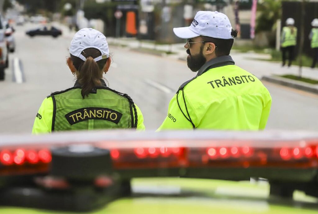 bairro-xaxim-curitiba-rua-bloqueada