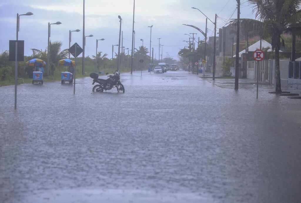 alerta-de-tempestade-parana-agosto
