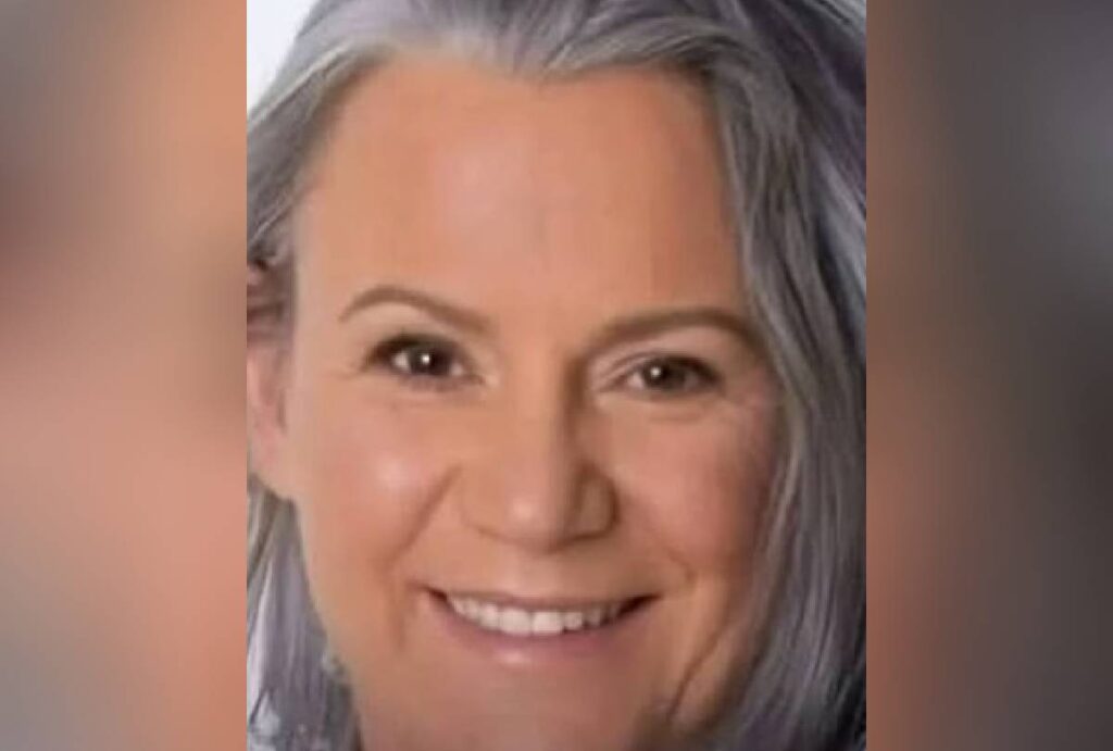 filho-mata-mae-facadas-casa