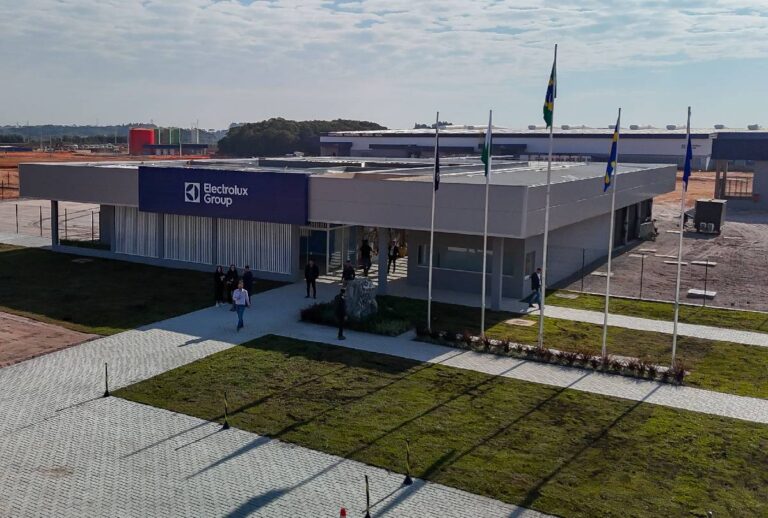 nova-fabrica-electrolux-empregos nova-fabrica-electrolux-empregos