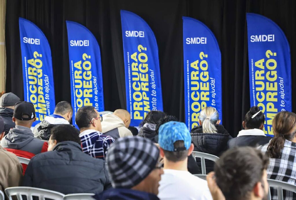 prefeitura-mutirao-emprego-rua-da-cidadania-cic