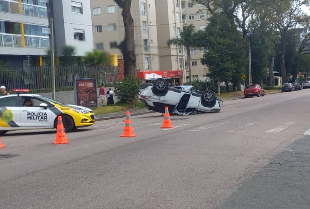 acidente-agua-verde-curitiba-carro