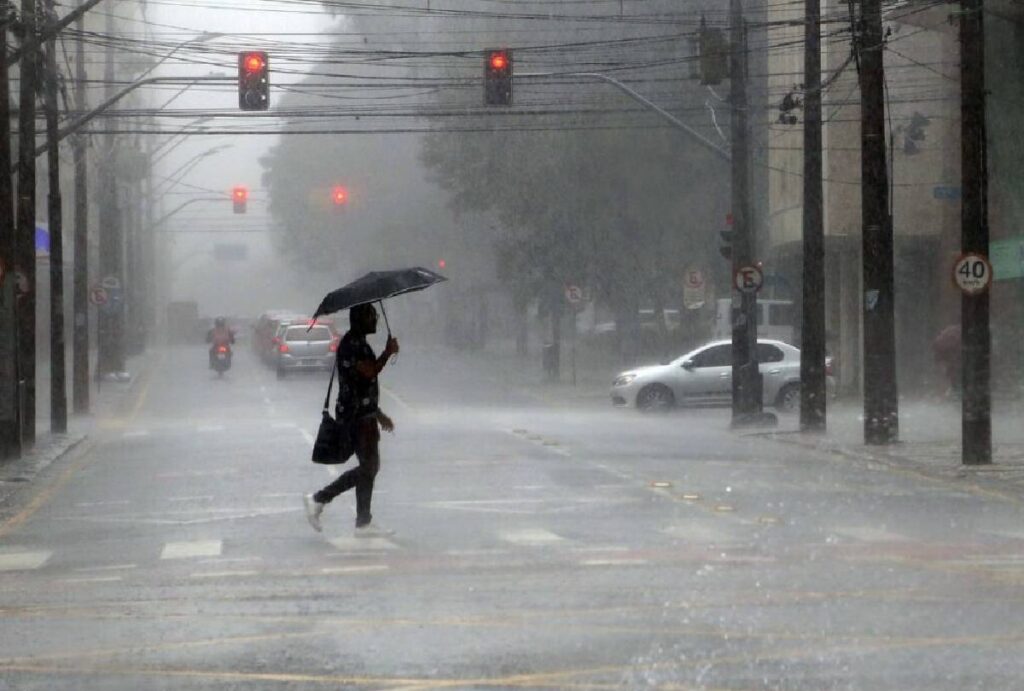 alerta-laranja-tempestade-parana-22-setembro