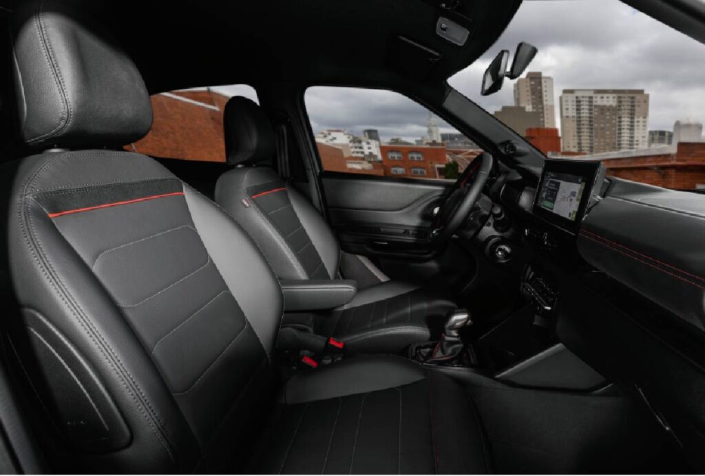 citroen-basalt-dark-edition-cambio