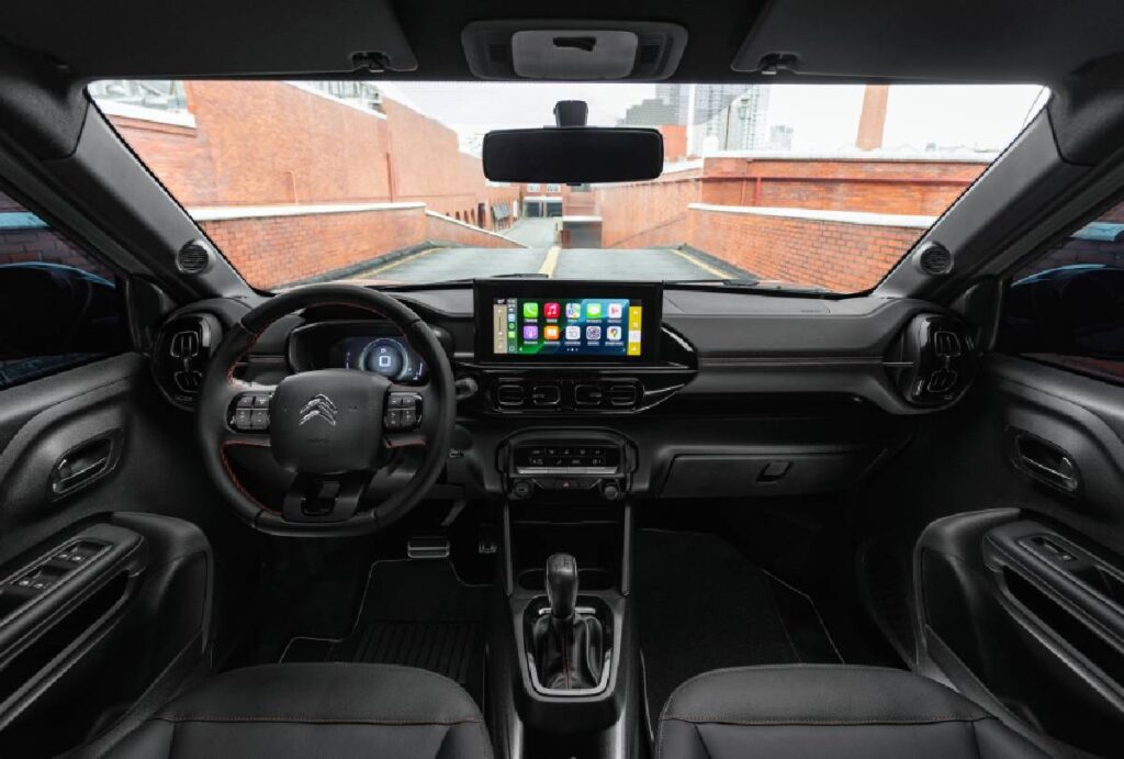 citroen-basalt-dark-edition-interior