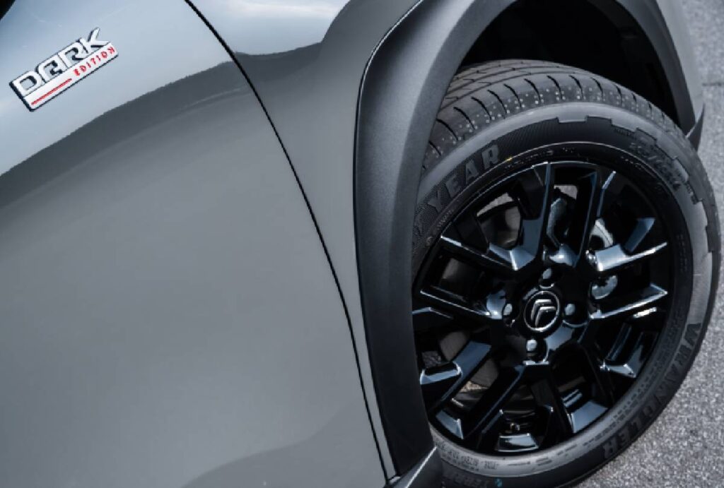 citroen-basalt-dark-edition-pneus