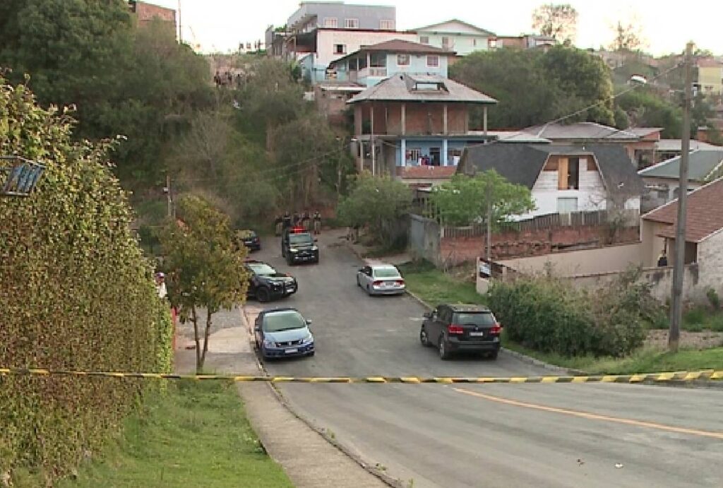 confronto-em-campo-largo