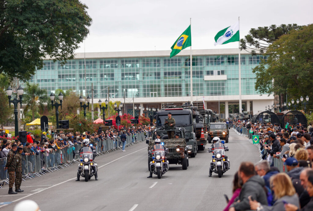 desfile-7-de-setembro-curitiba-2025