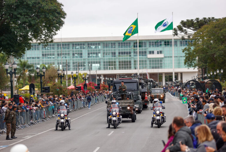 desfile-7-de-setembro-curitiba-2025 desfile-7-de-setembro-curitiba-2025