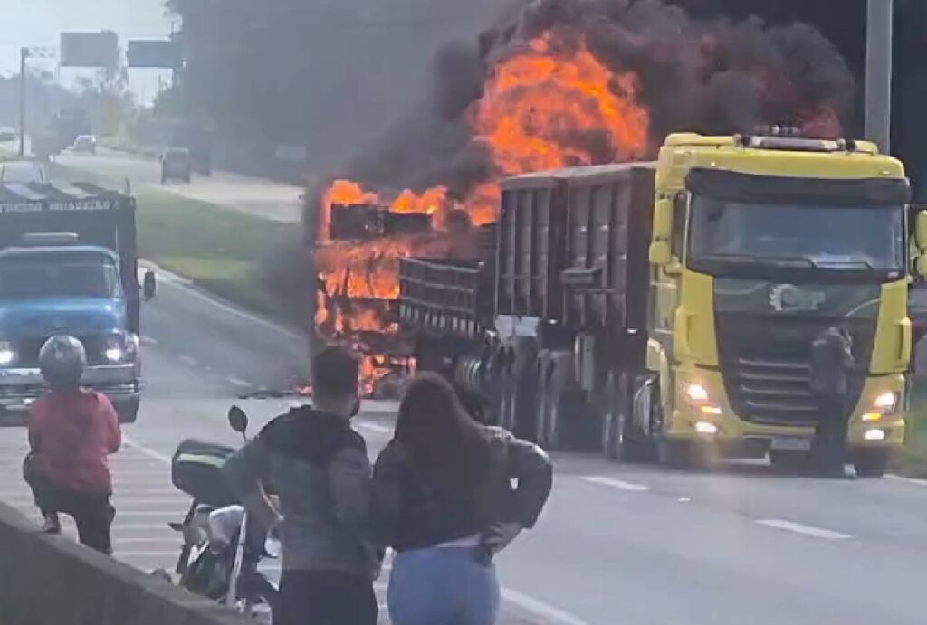 motociclista-morre-queimado