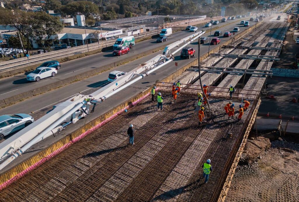 obras-no-taruma-bloqueiam-faixas-avenida-curitiba