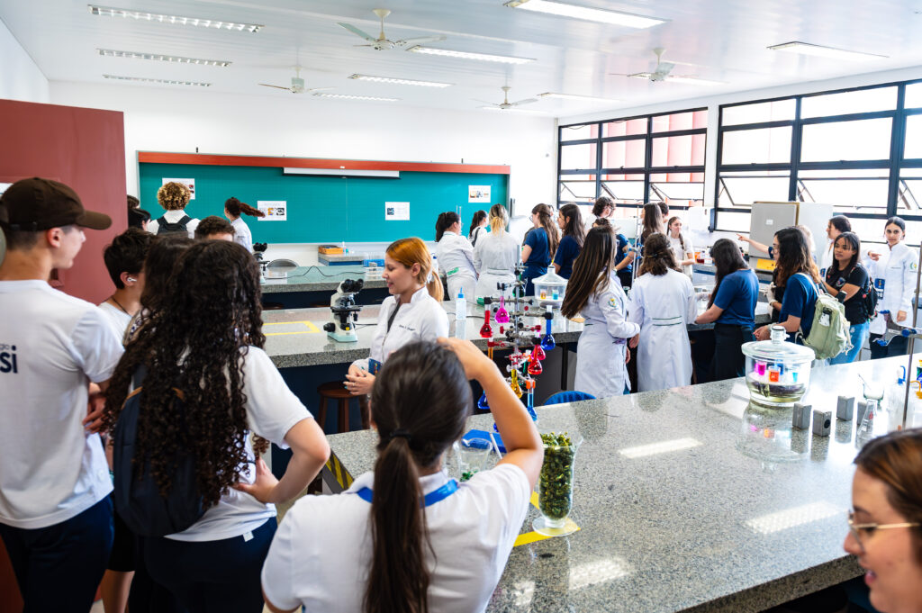 Mochilão da Universidade Positivo - Feira de Profissões