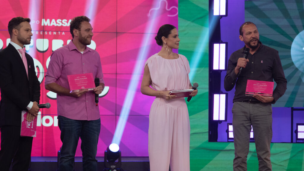 OUTUBROROSAMASSA-500