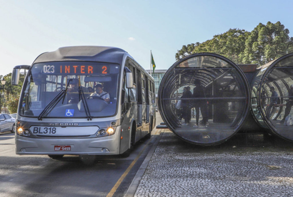 acidente biarticulado curitiba