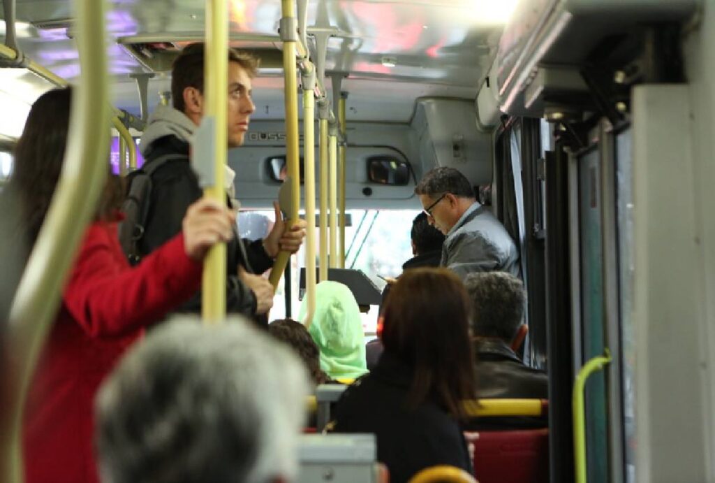 assentos-preferenciais-em-onibus-curitiba assentos-preferenciais-em-onibus-curitiba