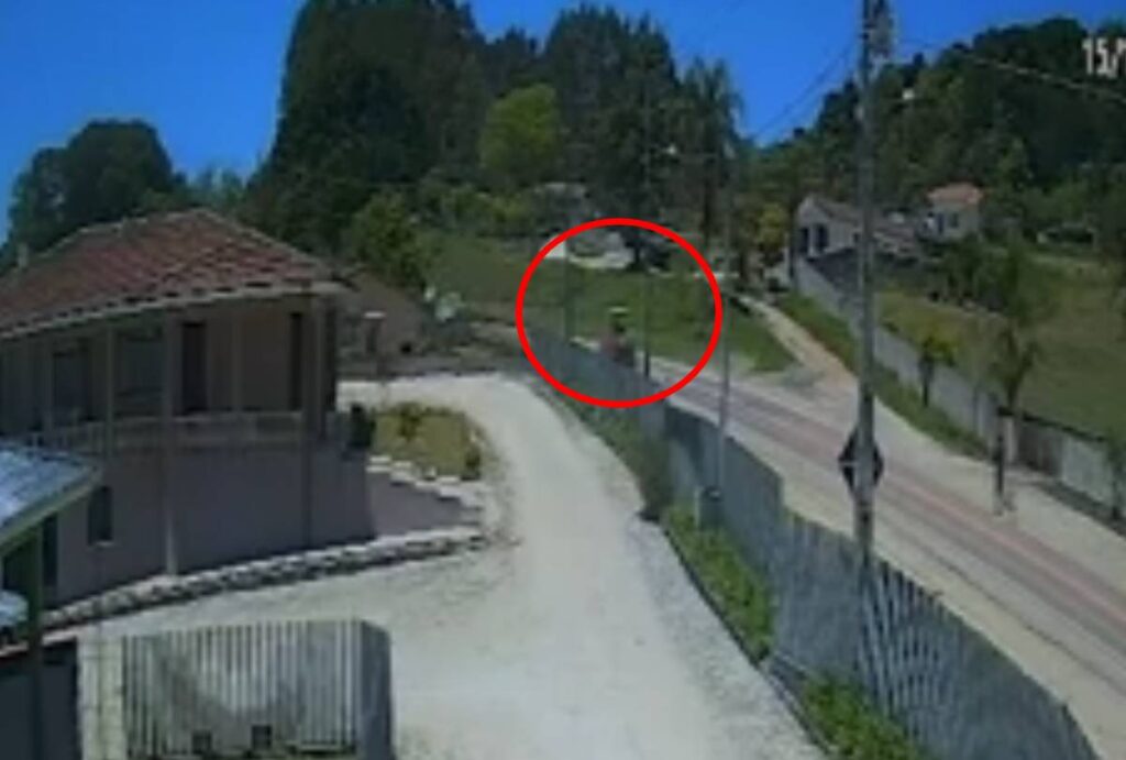 mulher-morre-em-colombo-acidente-moto