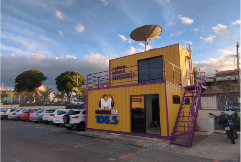 Com estrutura moderna e posicionamento próximo ao público, a Massa FM Itapetininga funcionará no estacionamento do Itapê Shopping, um dos principais centros comerciais do município.