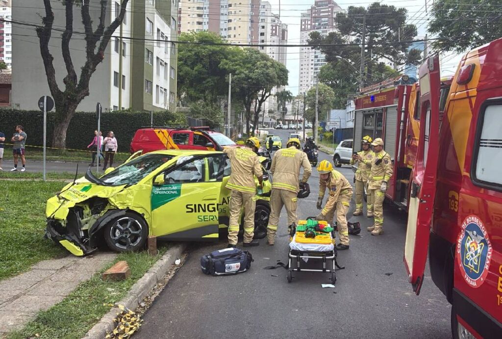 acidente-em-curitiba-portao