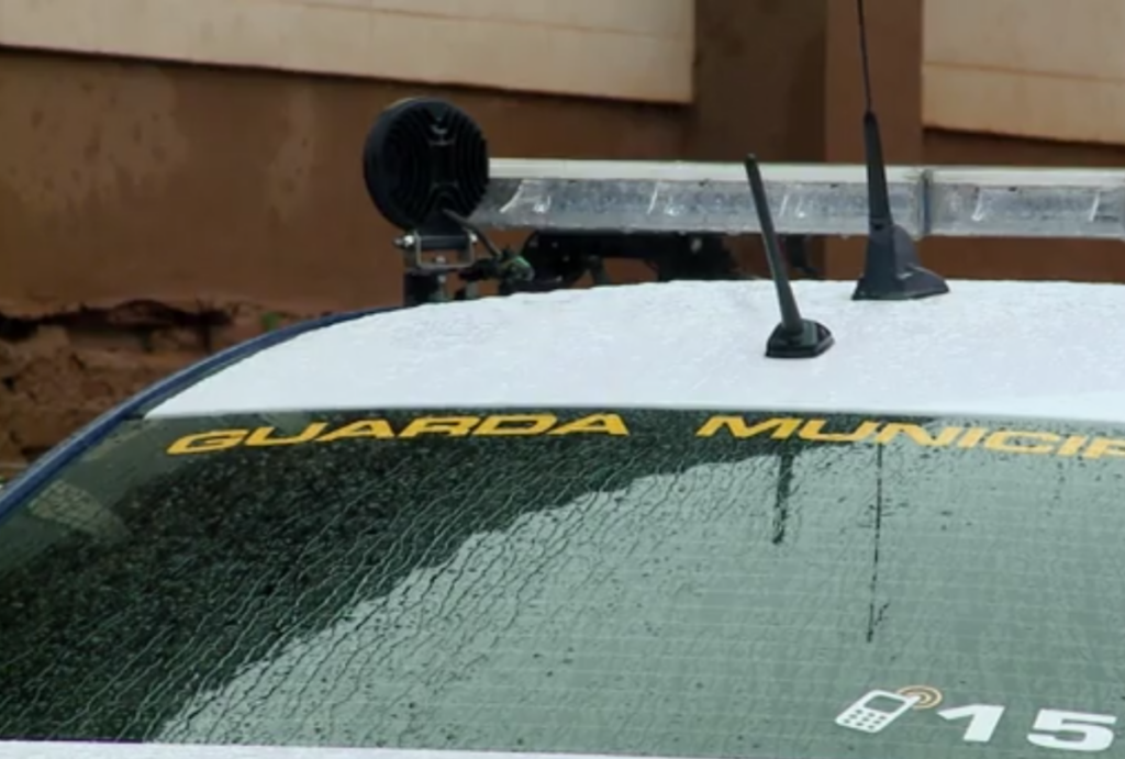 adolescente denuncia pai