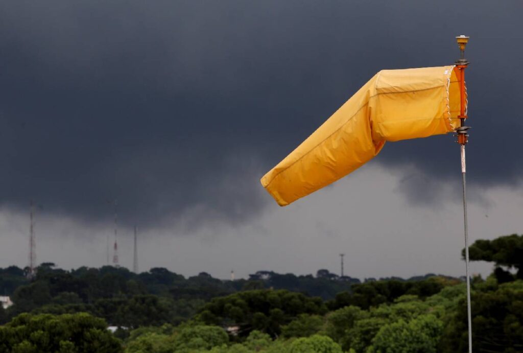 alerta-tempestade-parana-11-12-novembro