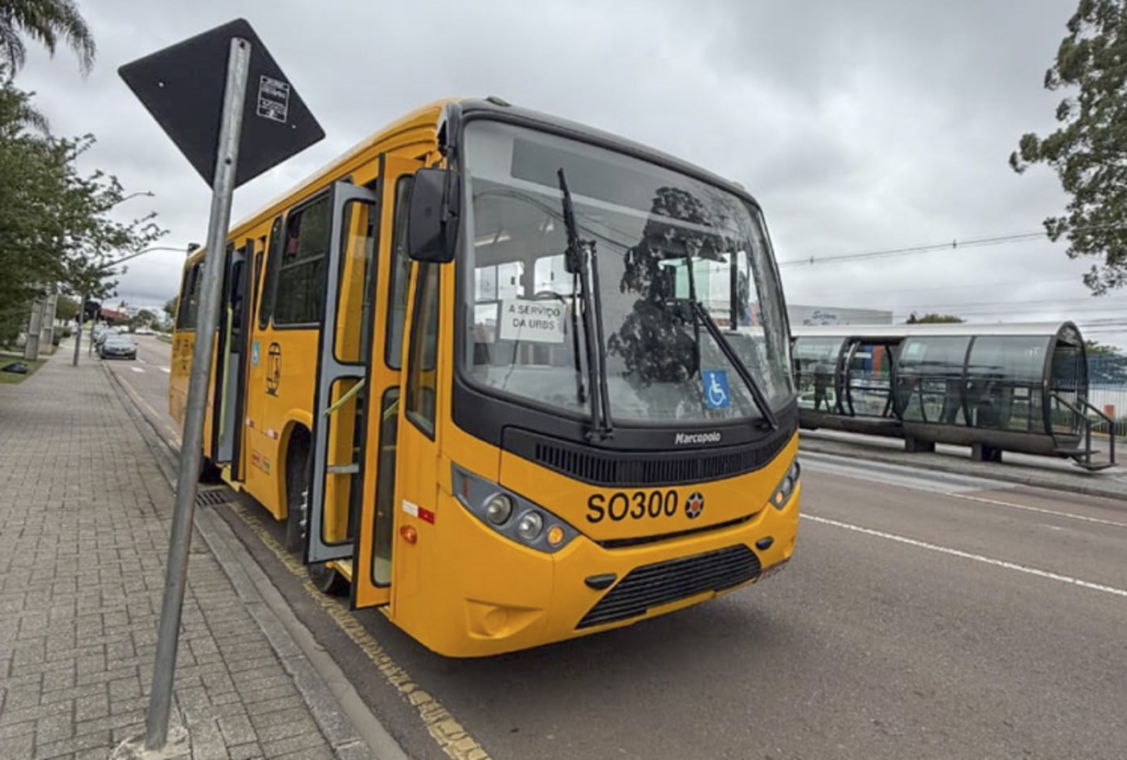 ônibus com banheiro