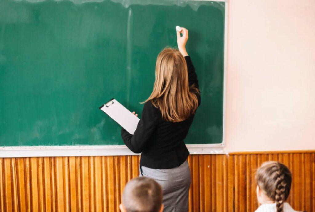 professora-agride-criancas-castro-denunciada