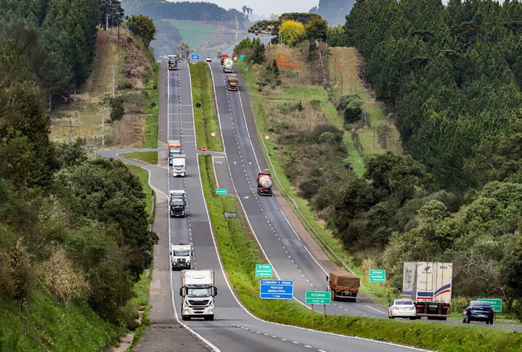 transito-br-277-sentido-litoral-feriado