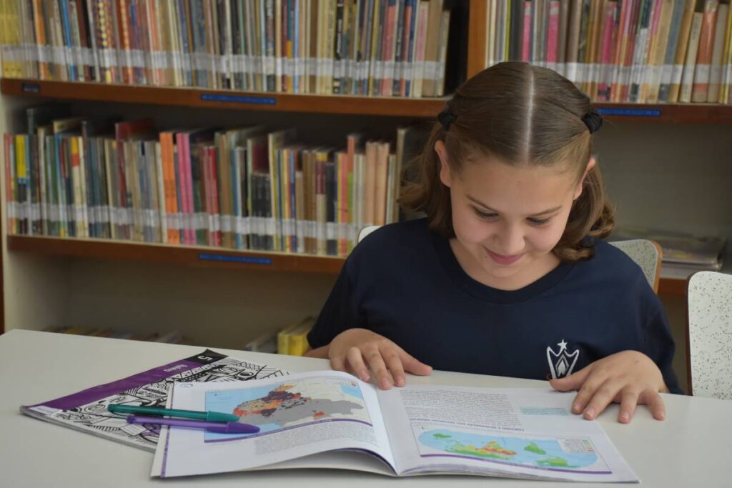 Aluna da Educação Infantil do colégio Mãe de Deus, de Londrina, no Paraná