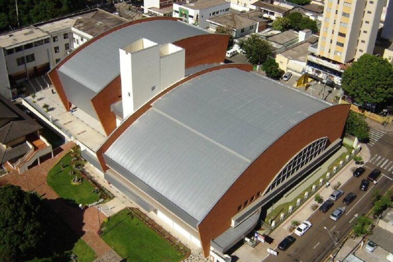Imagem aérea do Colégio Mãe de Deus, em Londrina, no Norte do Paraná