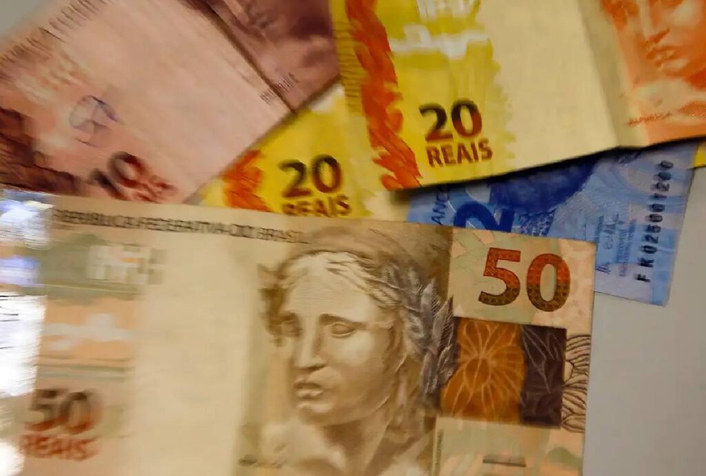 decimo-terceiro-cai-quando