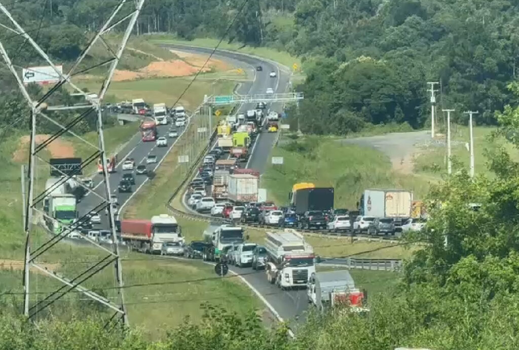 movimento-nas-estradas-parana