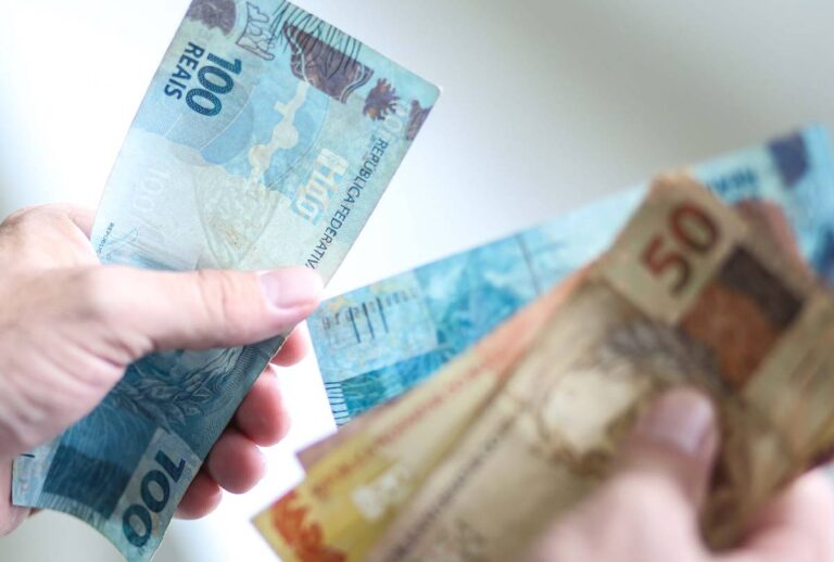 salario-minimo-parana-2025