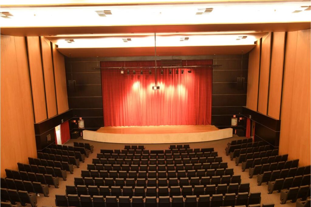 Teatro Mãe de Deus, em Londrina, no Paraná