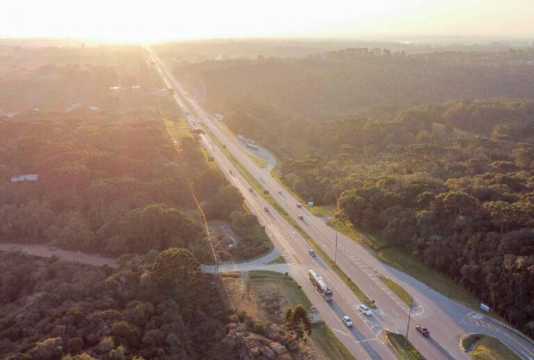 transito-br-277-sentido-litoral-pico