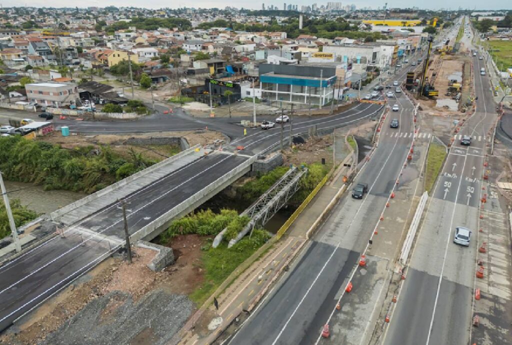 transito-na-victor-ferreira-do-amaral-viaduto