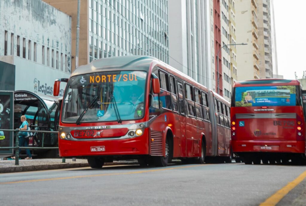acidente de onibus curitiba
