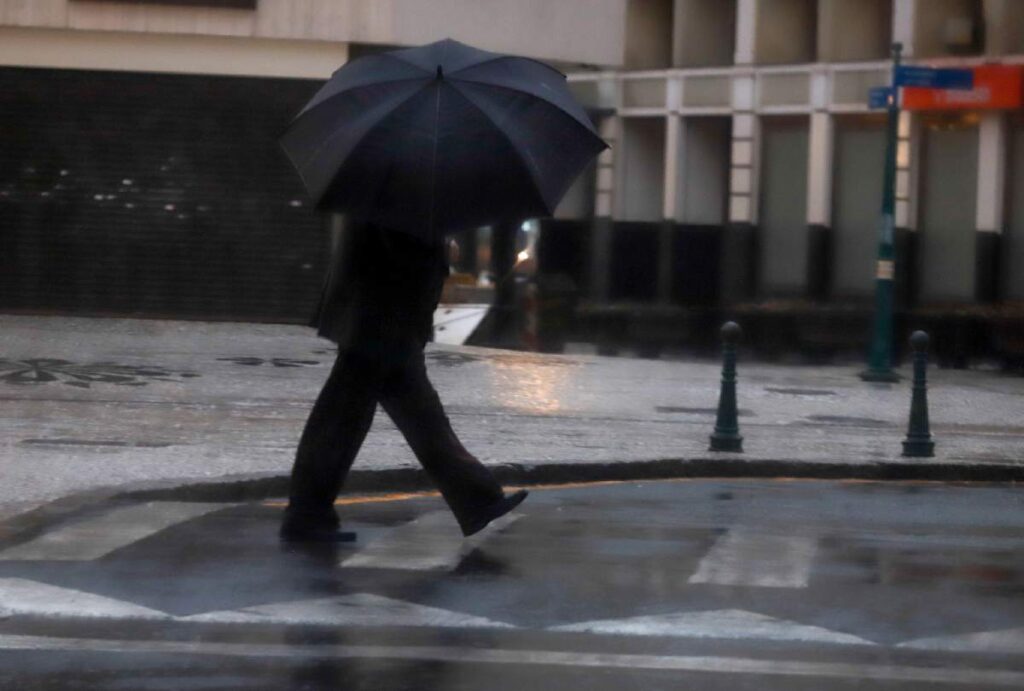 alerta-laranja-tempestade-parana-11-janeiro