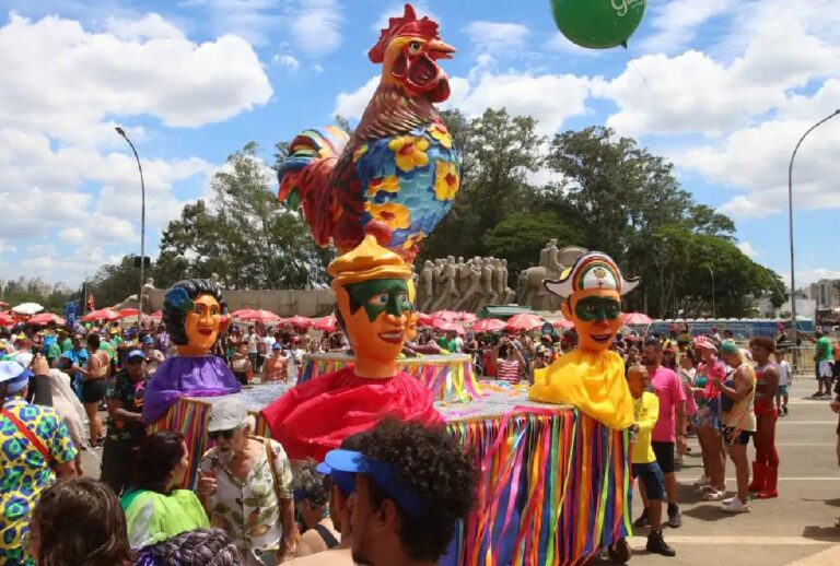 Quando cai o Carnaval de 2026? Veja se haverá feriado