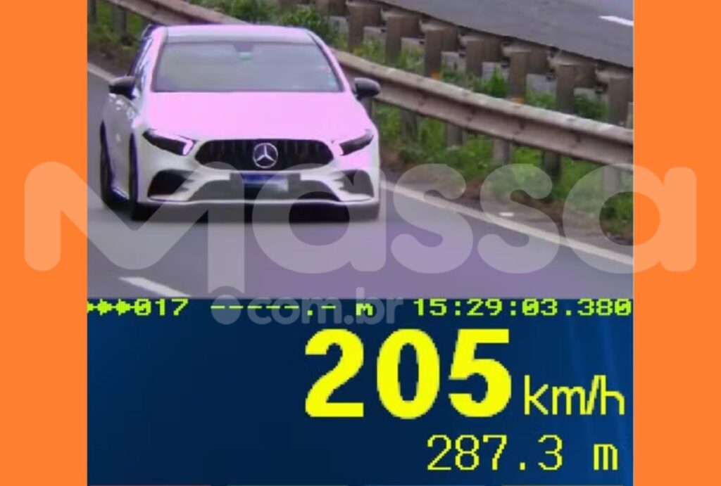 carro a 200 km por hora