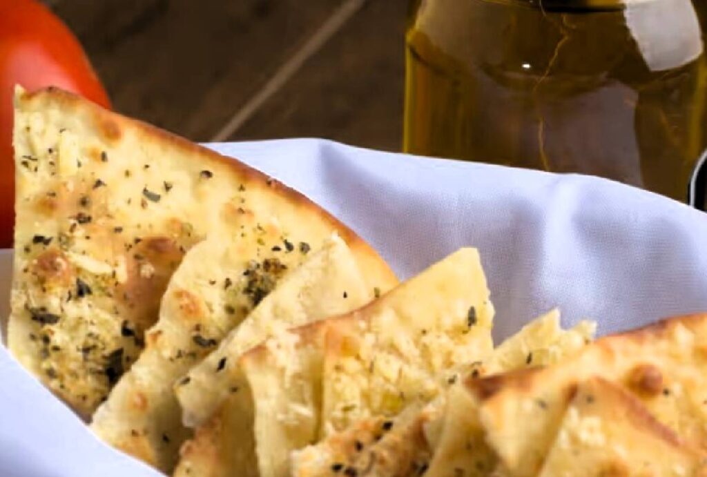 Porção de crostini de casca de banana sem açúcar e sem lactose