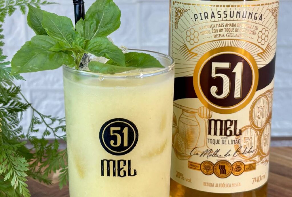 drink-trio-tropical-cachaca-mel