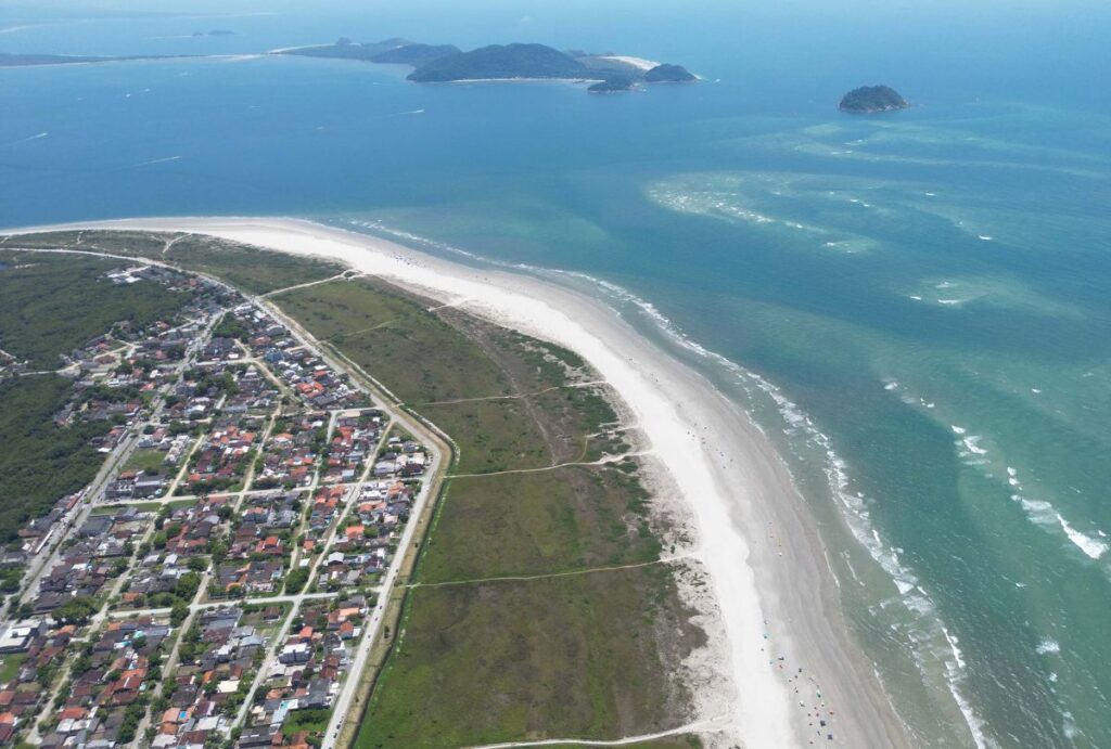 melhor praia do parana