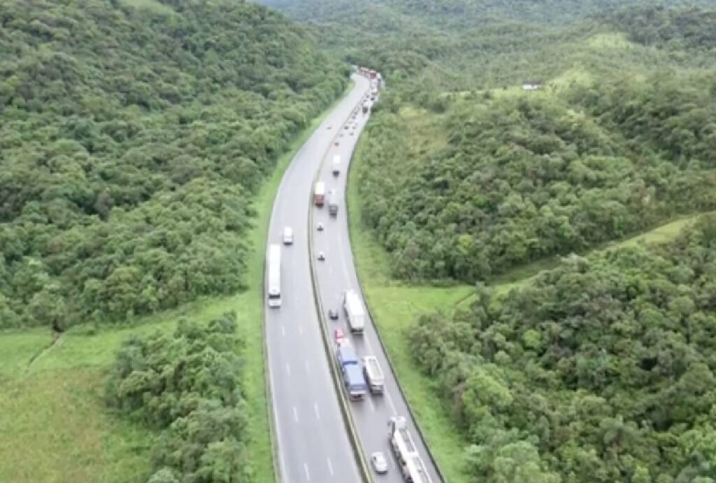 movimento-nas-estradas-do-parana-ao-vivo