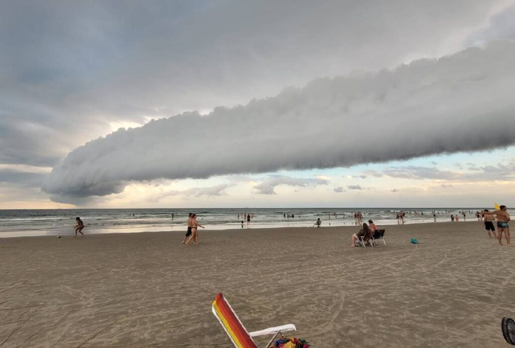 nuvem-gigante-litoral-parana