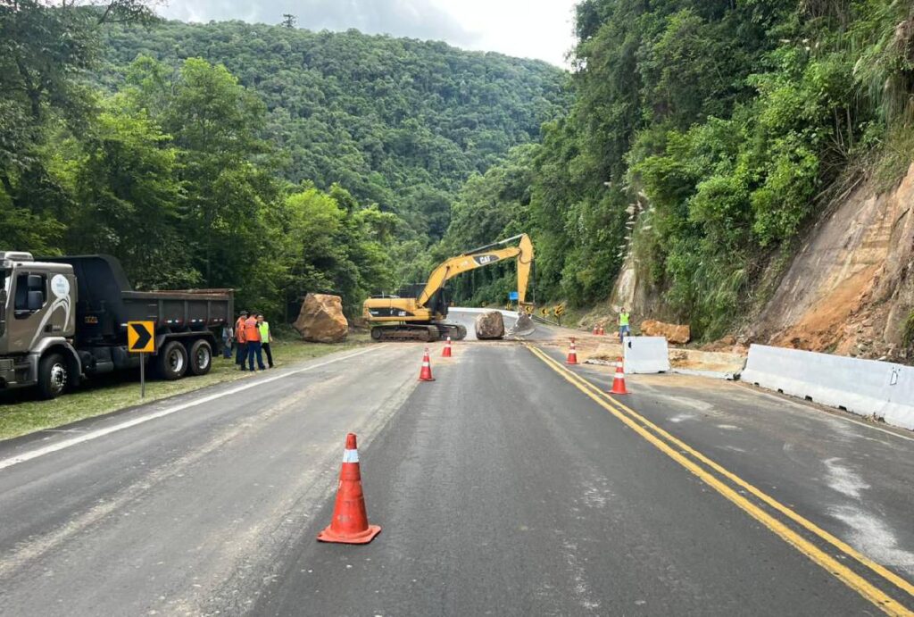 Obras na Serra da Esperança, na BR-277, entre Guarapuava e Prudentópolis