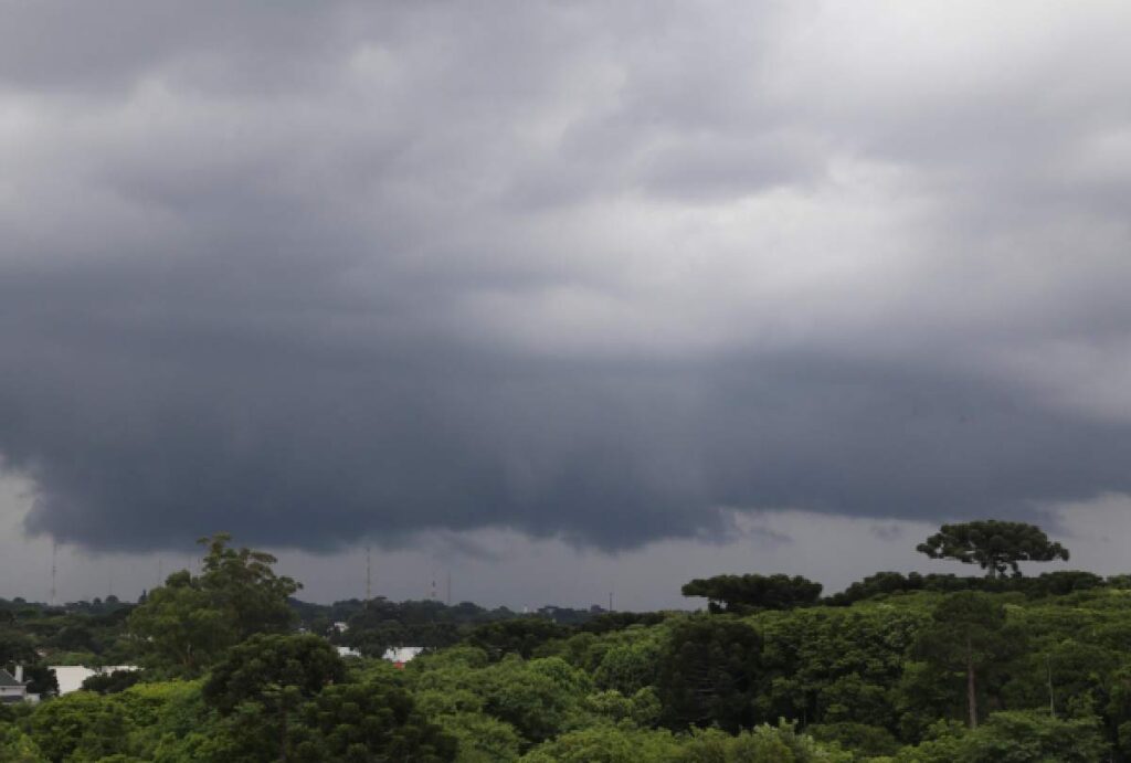 tempestade-parana-2-janeiro