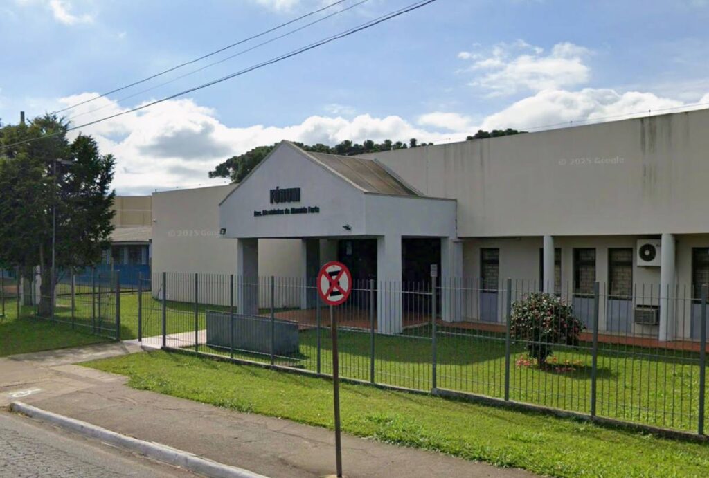 Fachada do Fórum de Castro no Google Street View