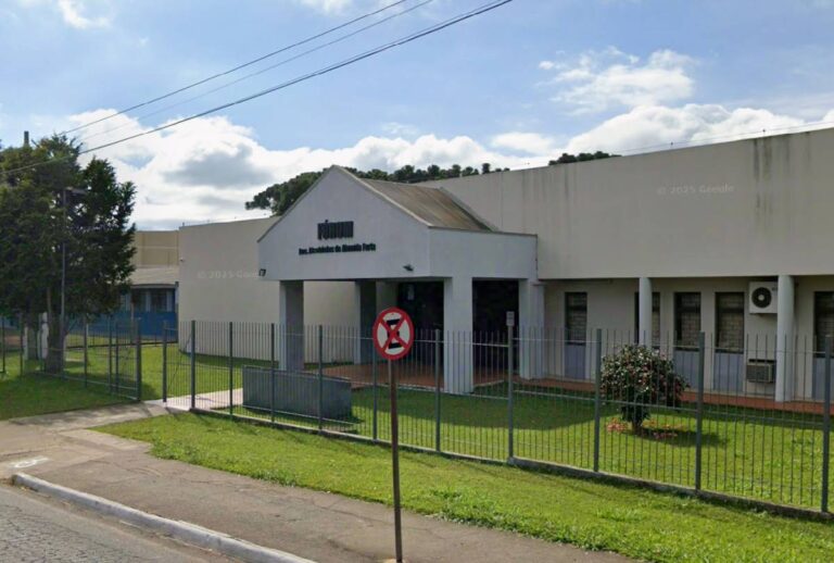 Fachada do Fórum de Castro no Google Street View