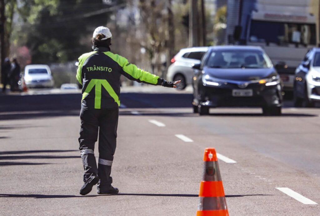trânsito curitiba final de semana