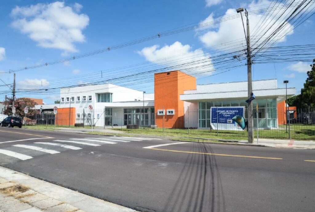 Fachada da UPA Cajuru durante reformas entre agosto de 2025 e janeiro de 2026